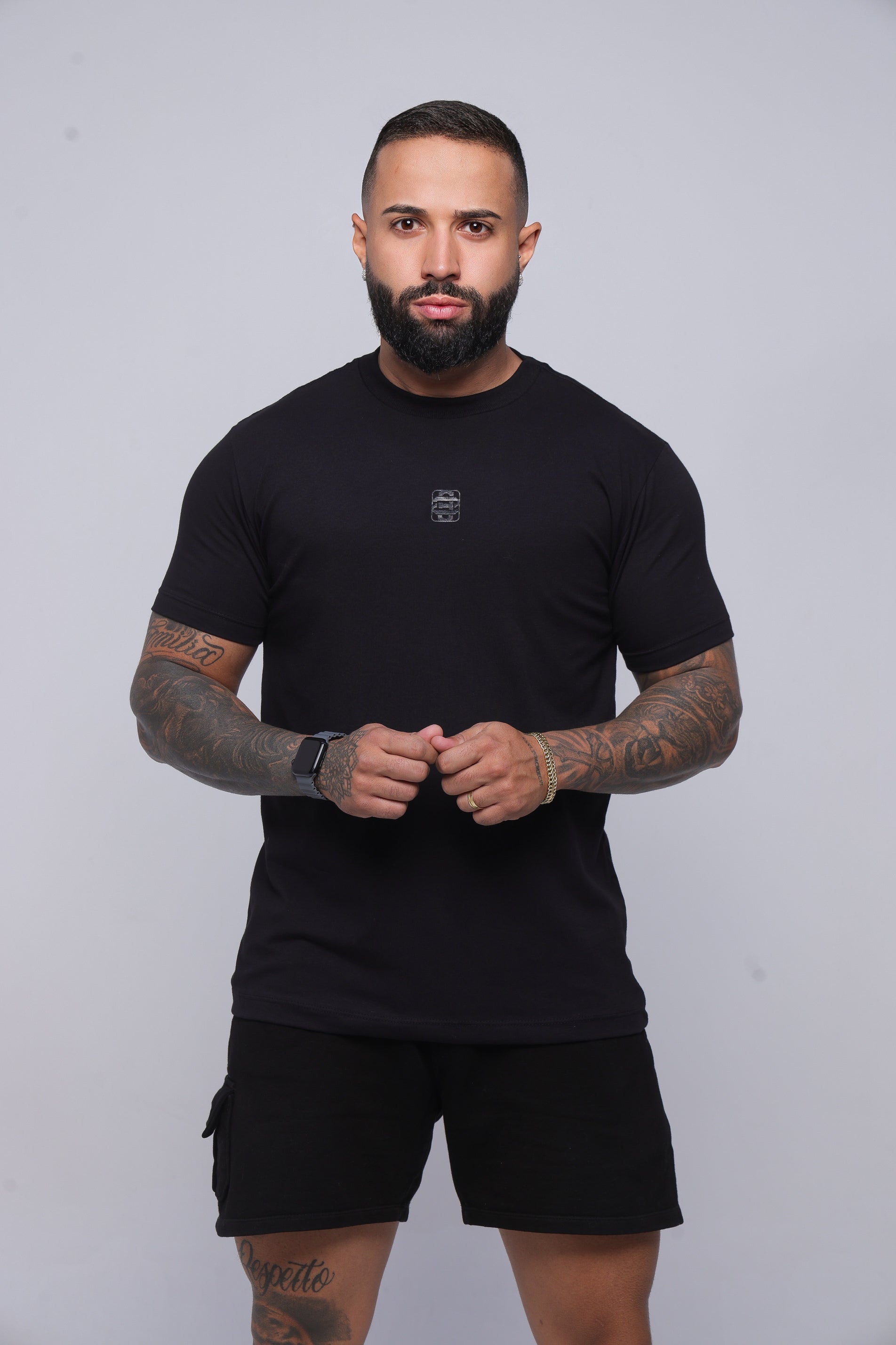 Camiseta regular holograma 23 preta