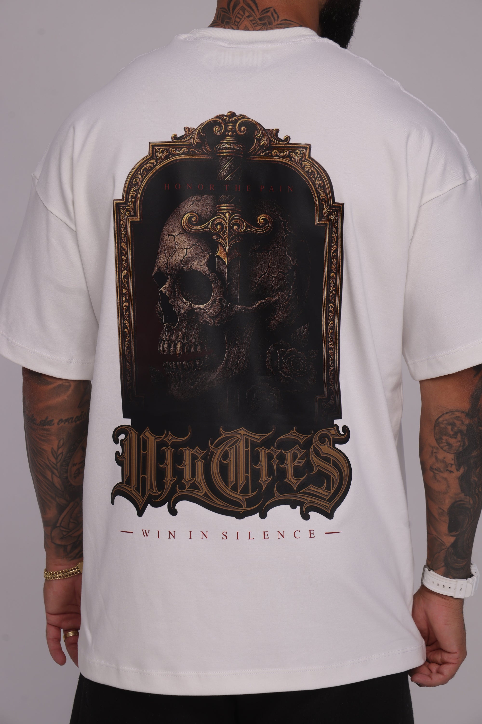 Camiseta oversized "Win in silence" - 230g