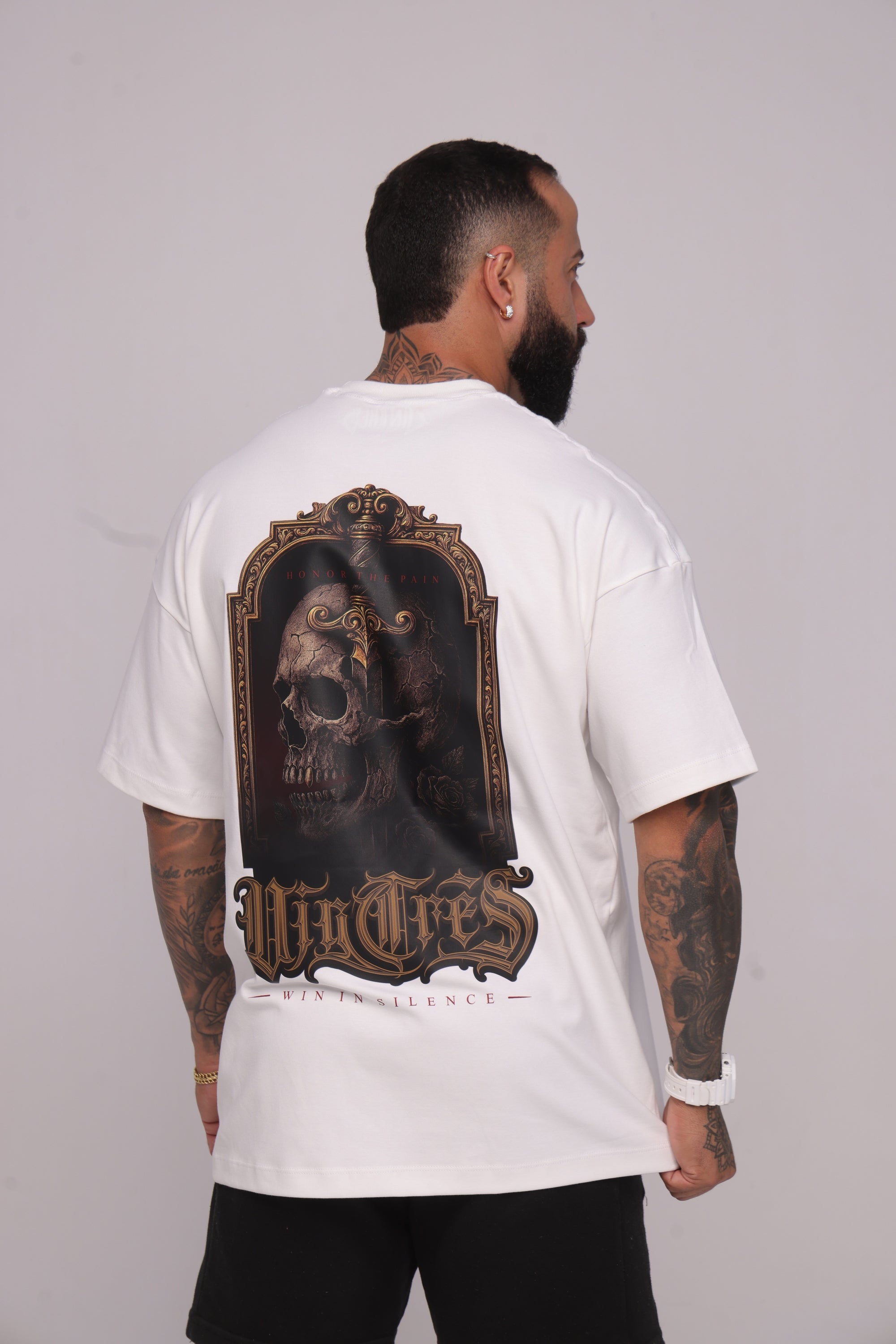 Camiseta oversized "Win in silence" - 230g