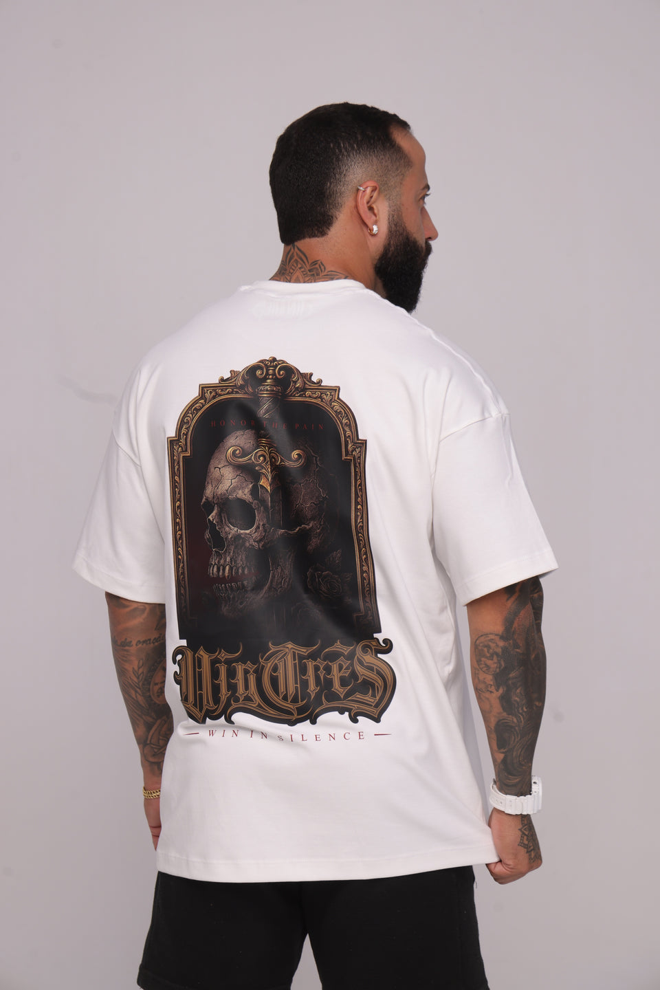 Camiseta oversized "Win in silence" - 230g